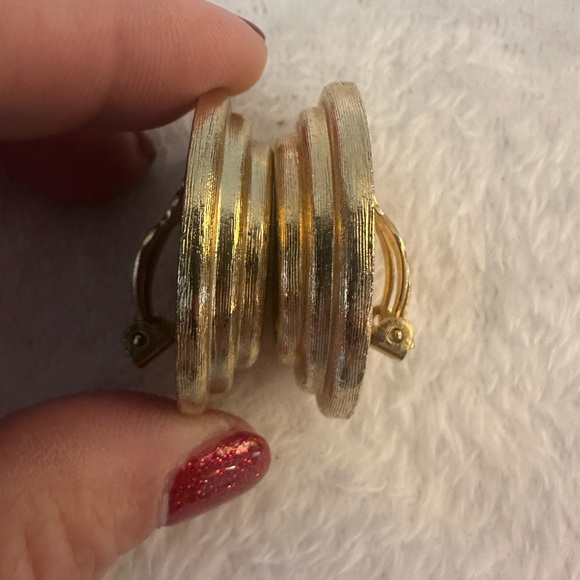 Vintage Givenchy Clip On Earrings - Picture 7 of 7